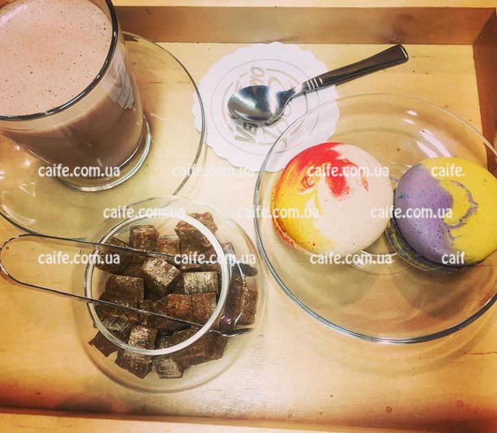 Утро бывает добрым!😍 С чашкой какао от “Caffe Vergnano” и свежайшими макаронсами в “Caif...